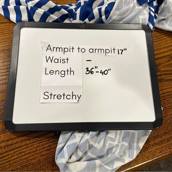 LuLaRoe short sleeve geometric print hi-low scoop neck Carly dress size XS - Picture 9 of 12